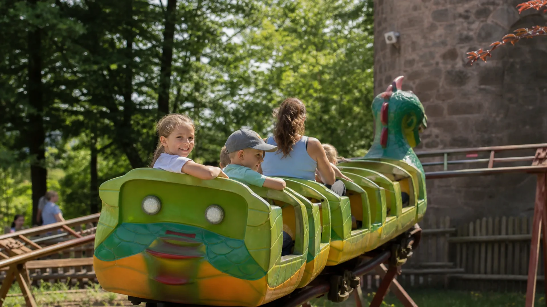 Märchenparadies mit Fahrgeschäften in Heidelberg