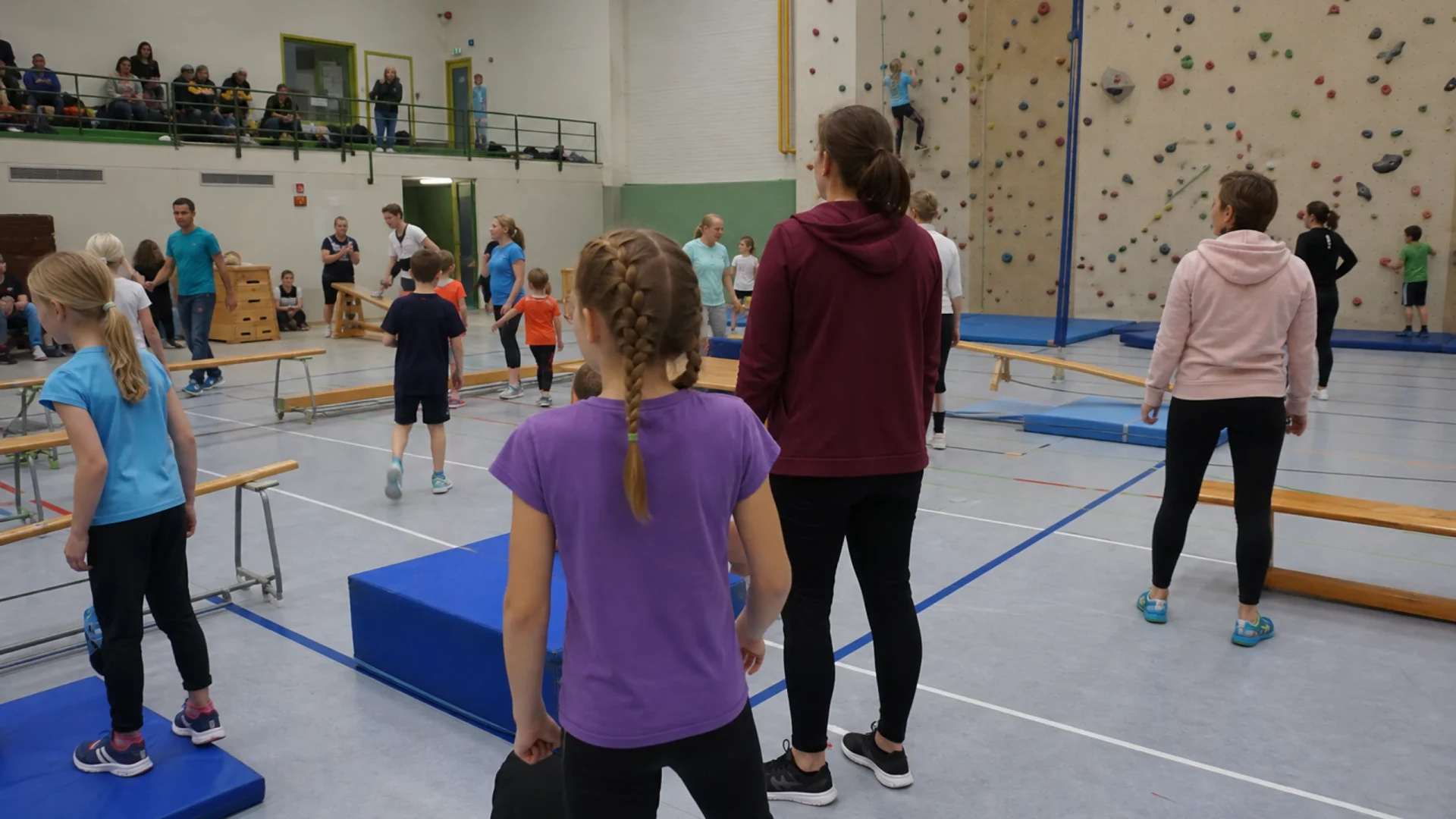 Fit wie ein Turnschuh beim Kinderturnen in Durlach