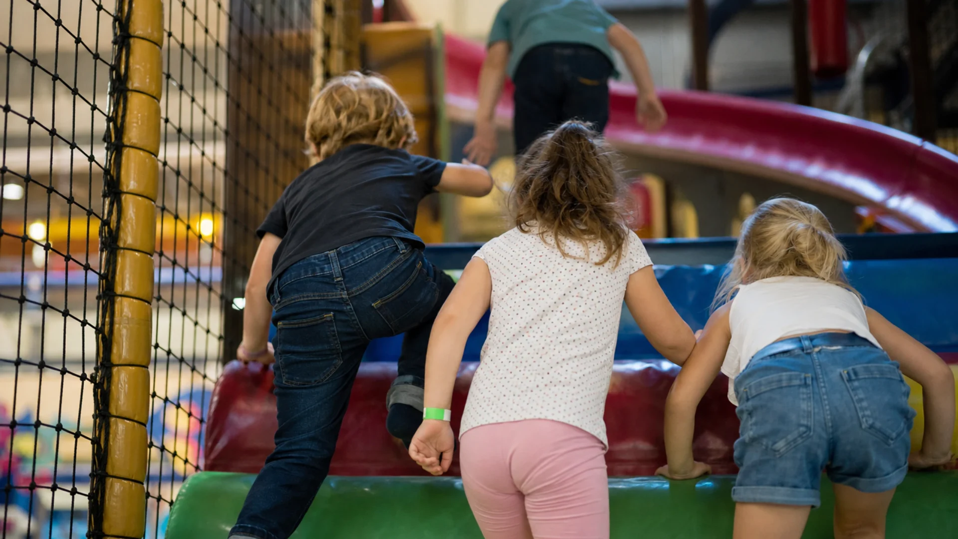 Spielstadt Leonberg, Indoorspielplatz mit Rollenspiel-Häusern