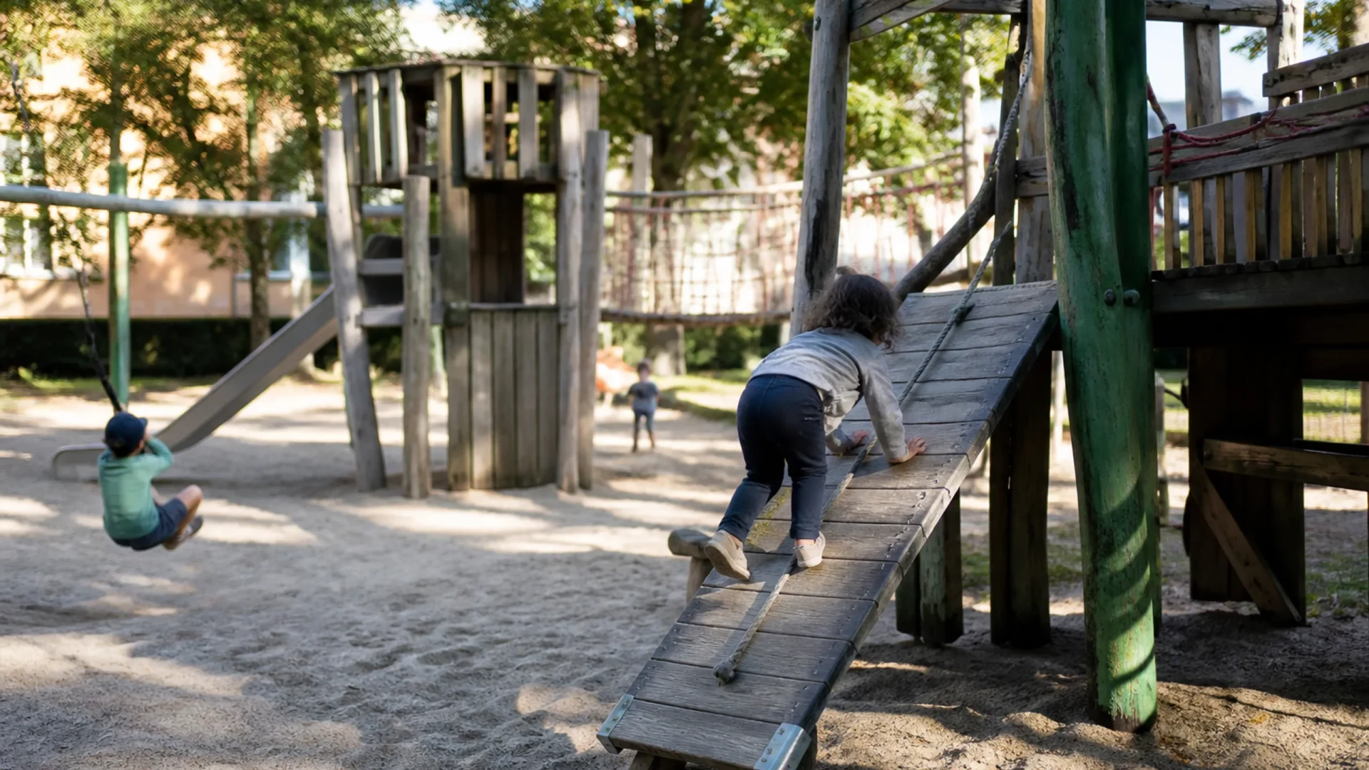 Spielplatz Am Fliederplatz in Mühlburg