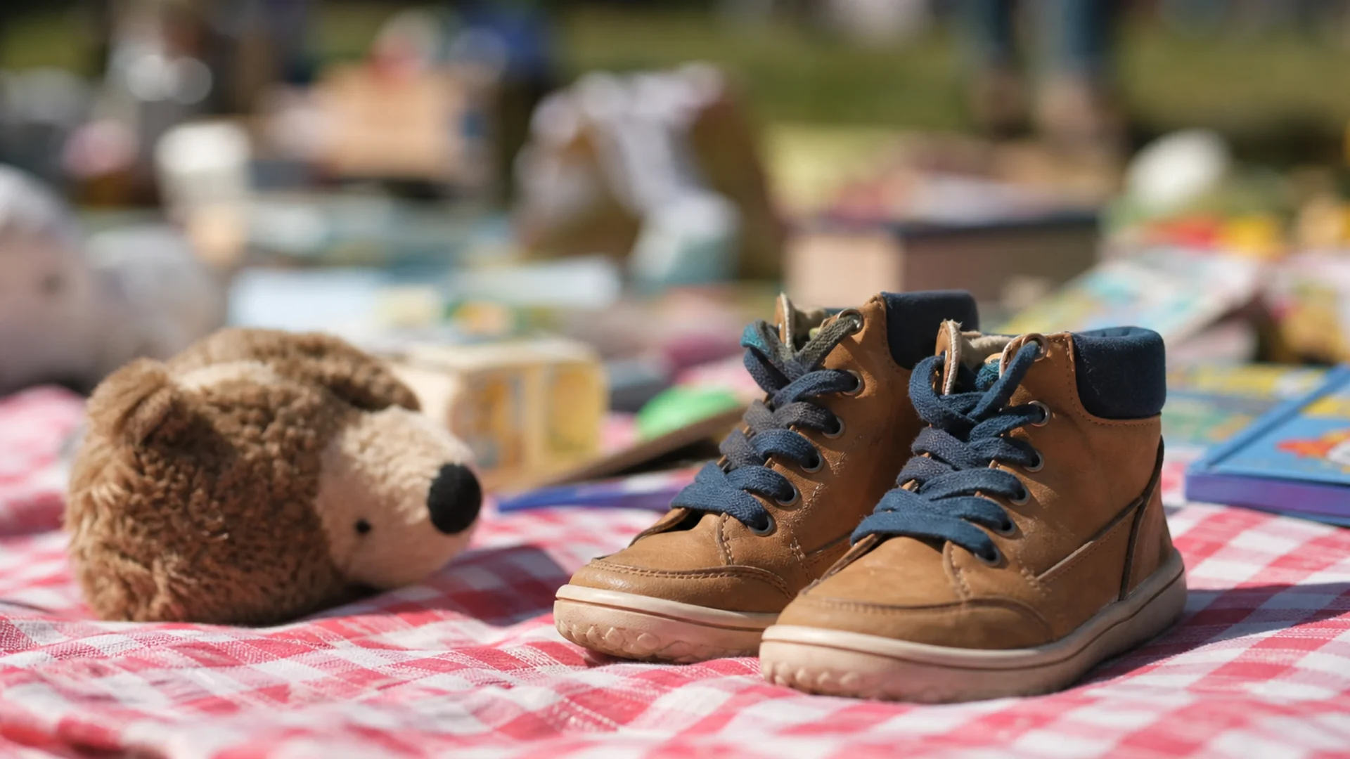 Kindersachen-Flohmarkt im Gemeindesaal St. Hedwig