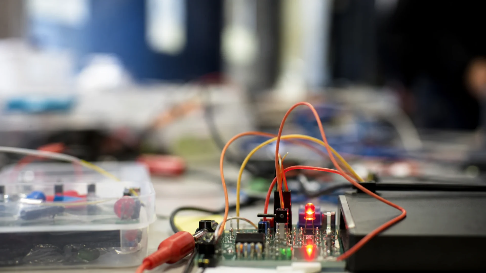 KIT Science Camp: Elektrotechnik für Kinder