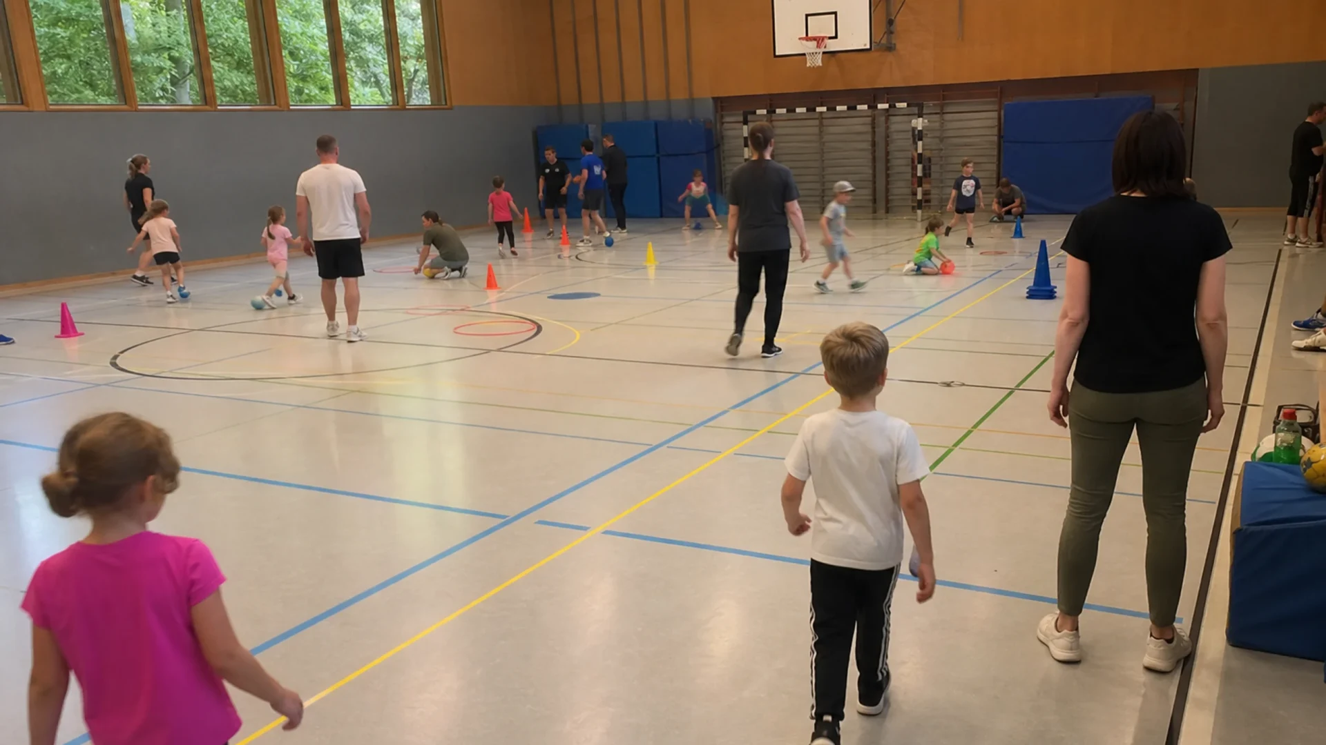 Ballspiele für Kinder mit Eltern im SVK Beiertheim