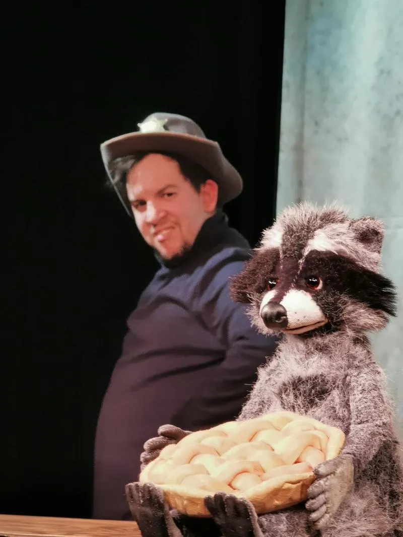 Rocky Waschbär im marotte Theater