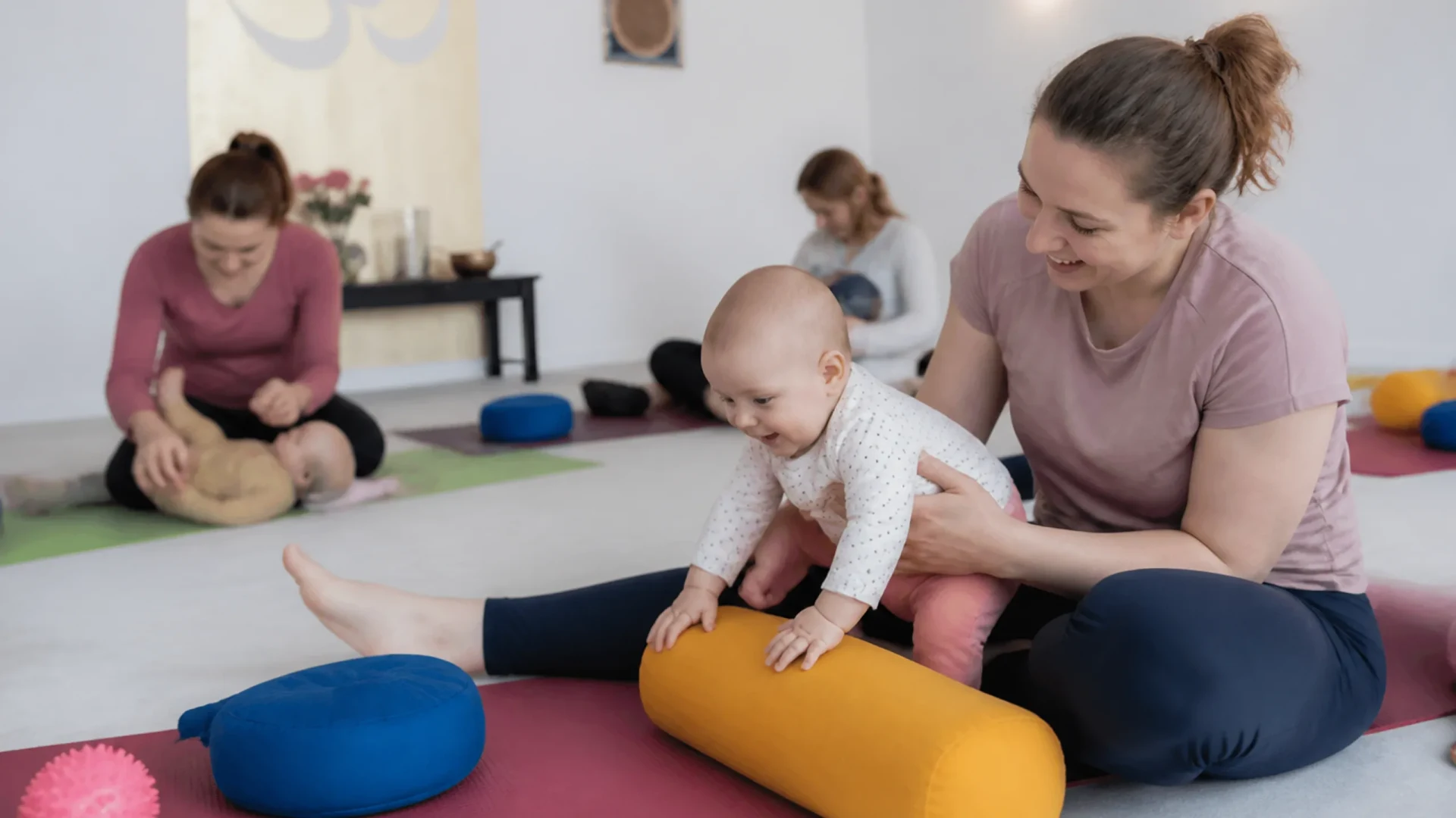 Yoga für Mama & Baby in der Hebammenpraxis Durmersheim