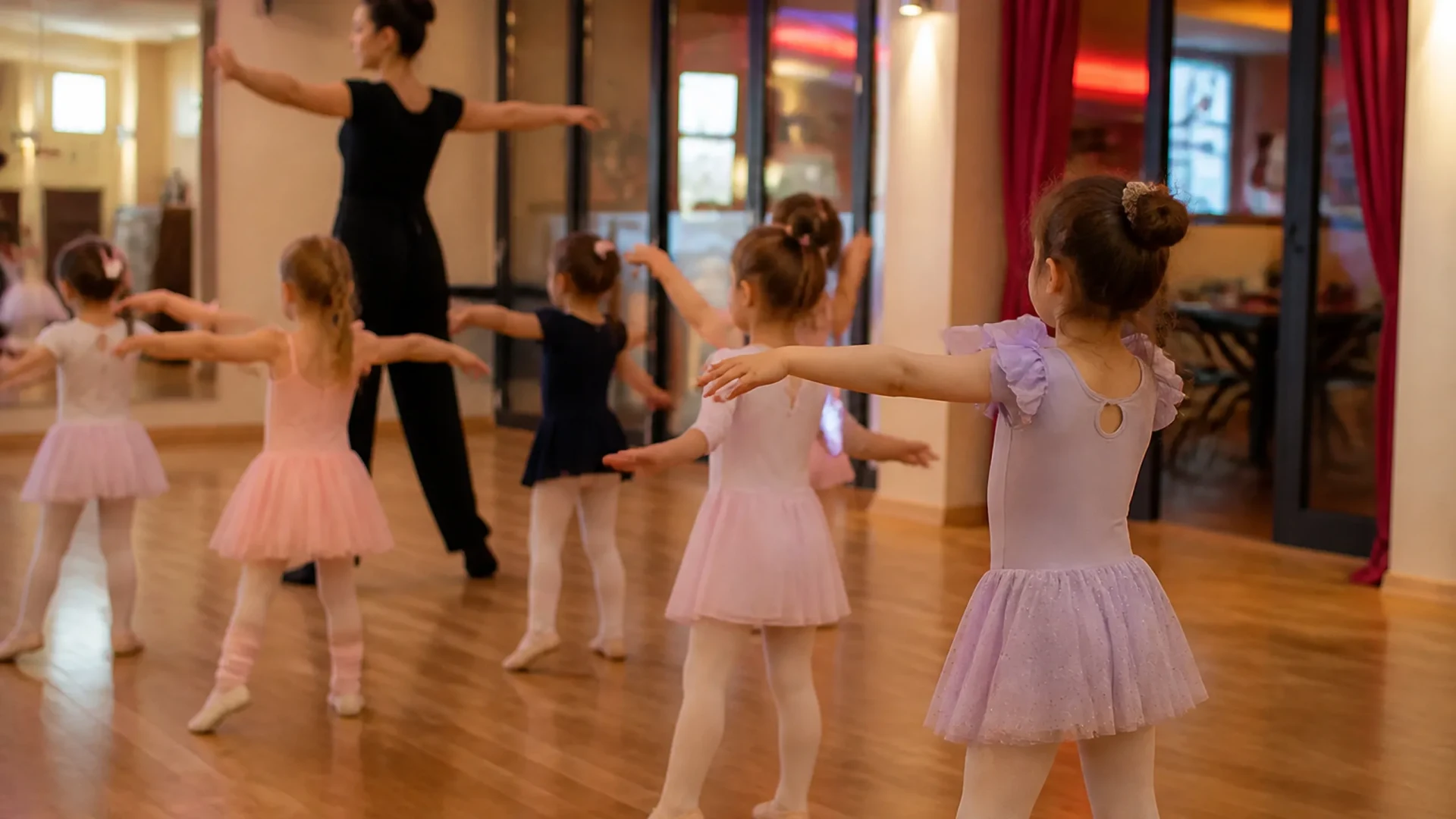Kindertanz und Kinderballett in Karlsruhe