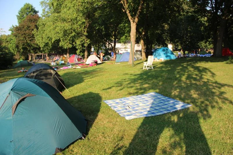 Zeltcamp im Freibad Wolfartsweier