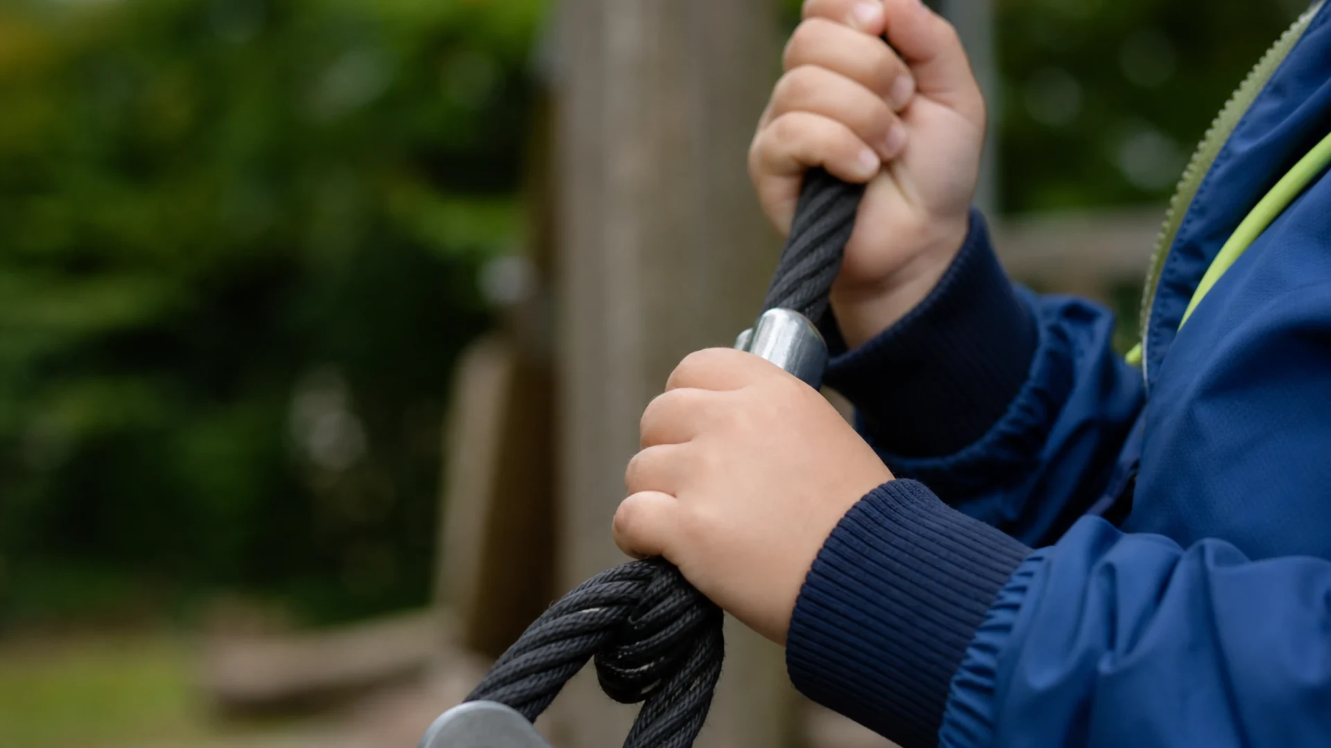 Spielplatz mit Kletterturm in Wolfartsweier
