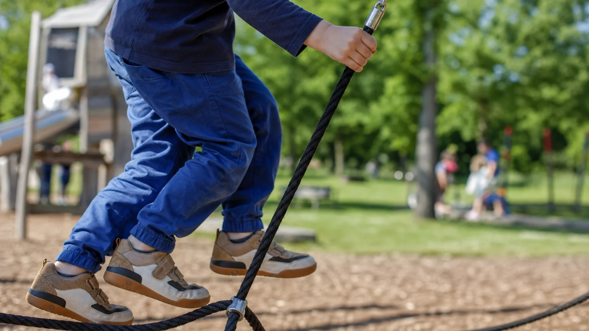 Spielplatz mit Klettergerüst in Grünwettersbach