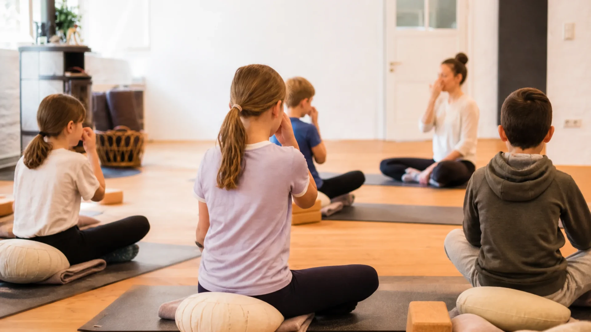 Kinderyoga MuktiKids gegen Schulstress in Karlsruhe
