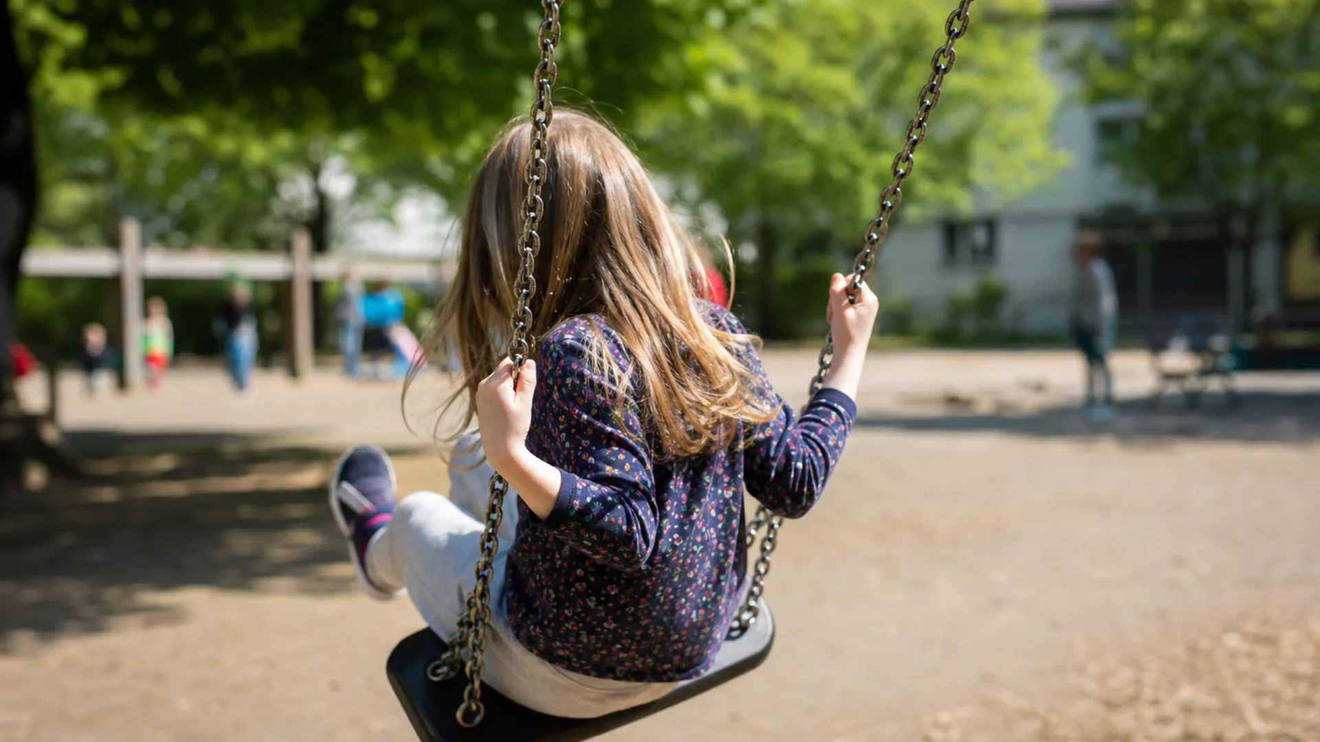 Spielplatz mit Sandkasten und Wippe in Hagsfeld
