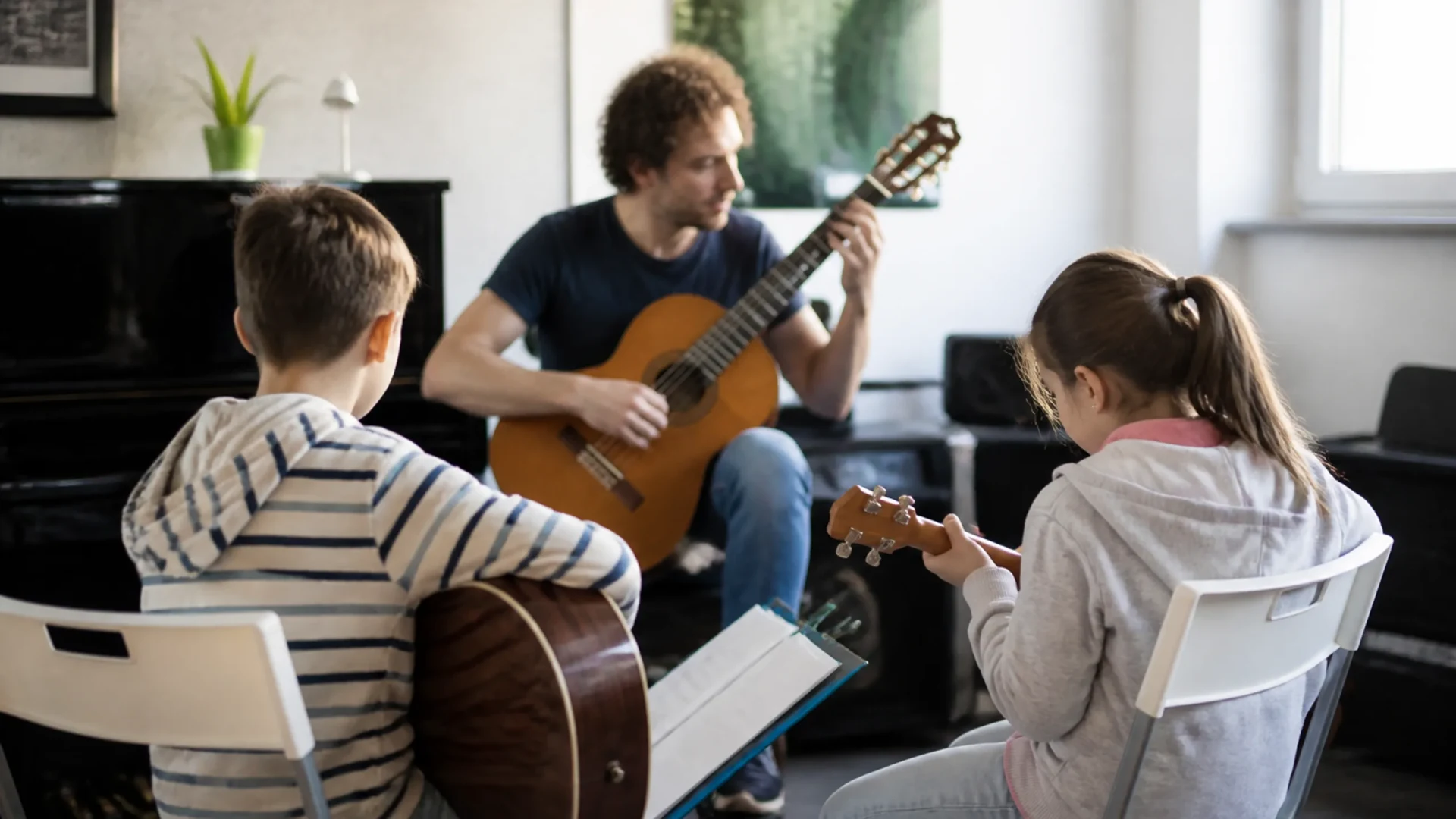 Amusio Gitarre und Ukulele für Kinder