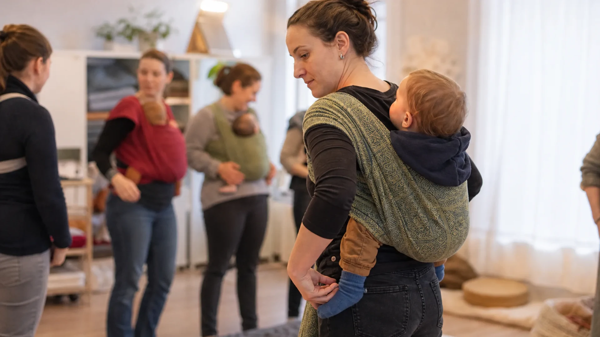 Trageworkshop für Eltern im MamaBabyRaum