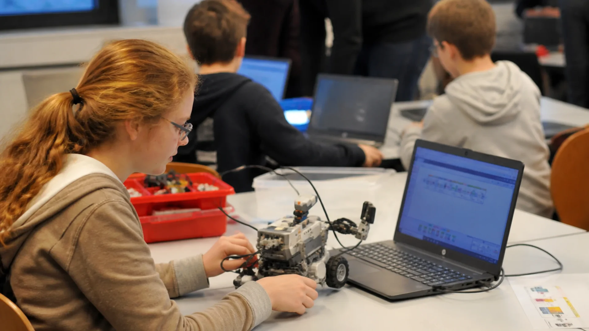 Roberta-Roboterkurs, LEGO bauen und programmieren in Ettlingen