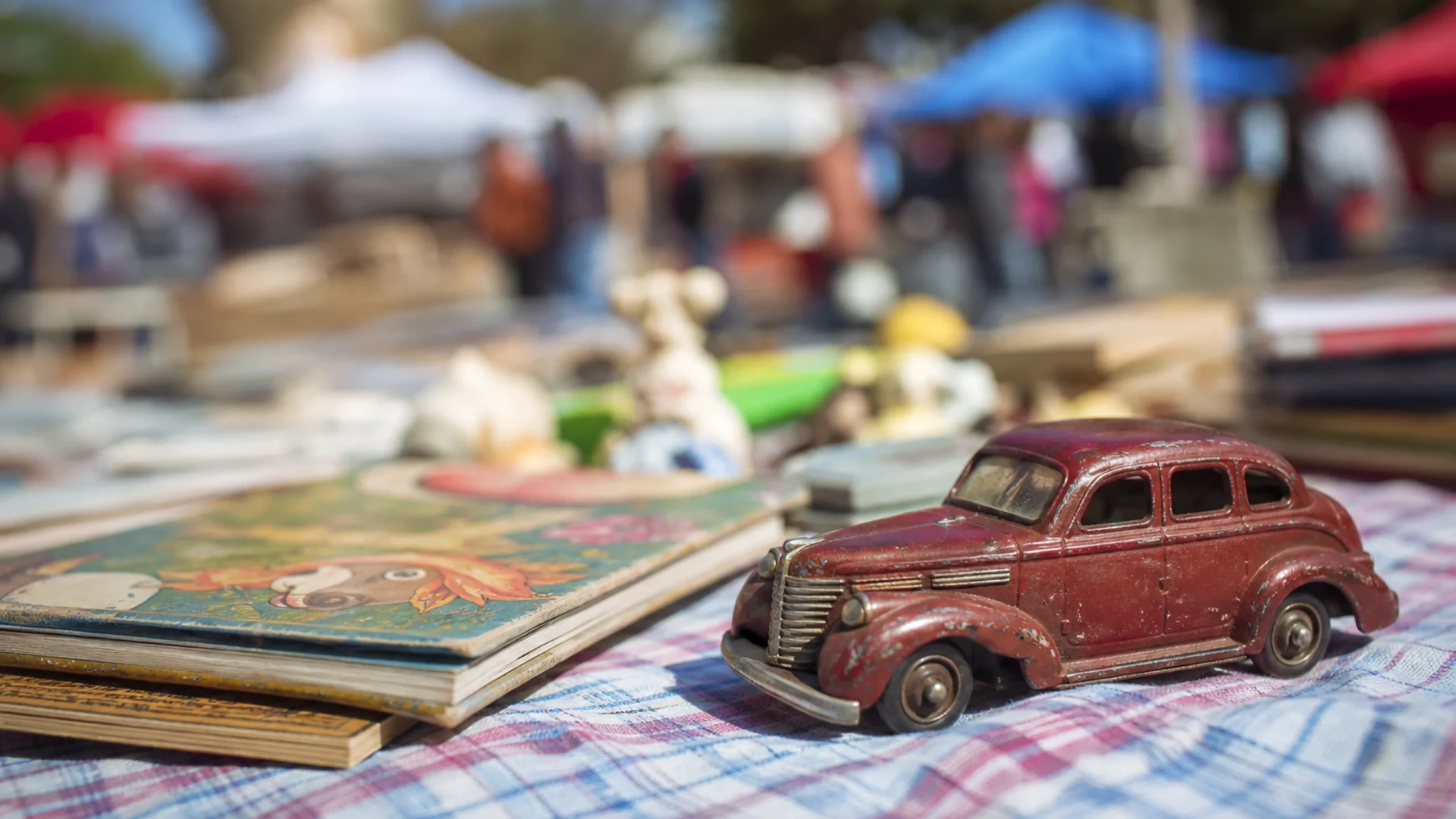 Kindersachenflohmarkt an der Hirschbrücke in Karlsruhe