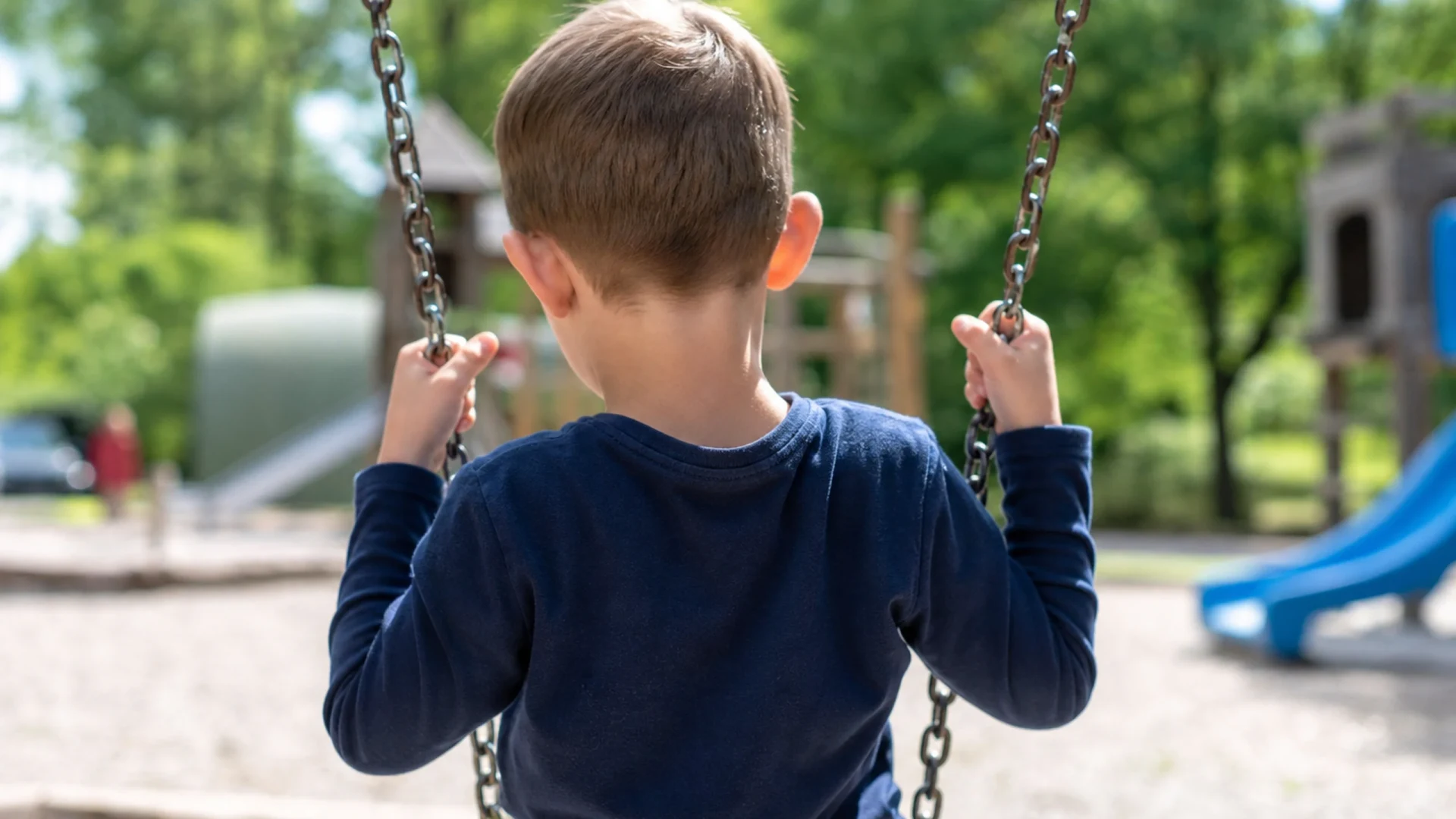 Spielplatz mit Nestschaukel in Rintheim