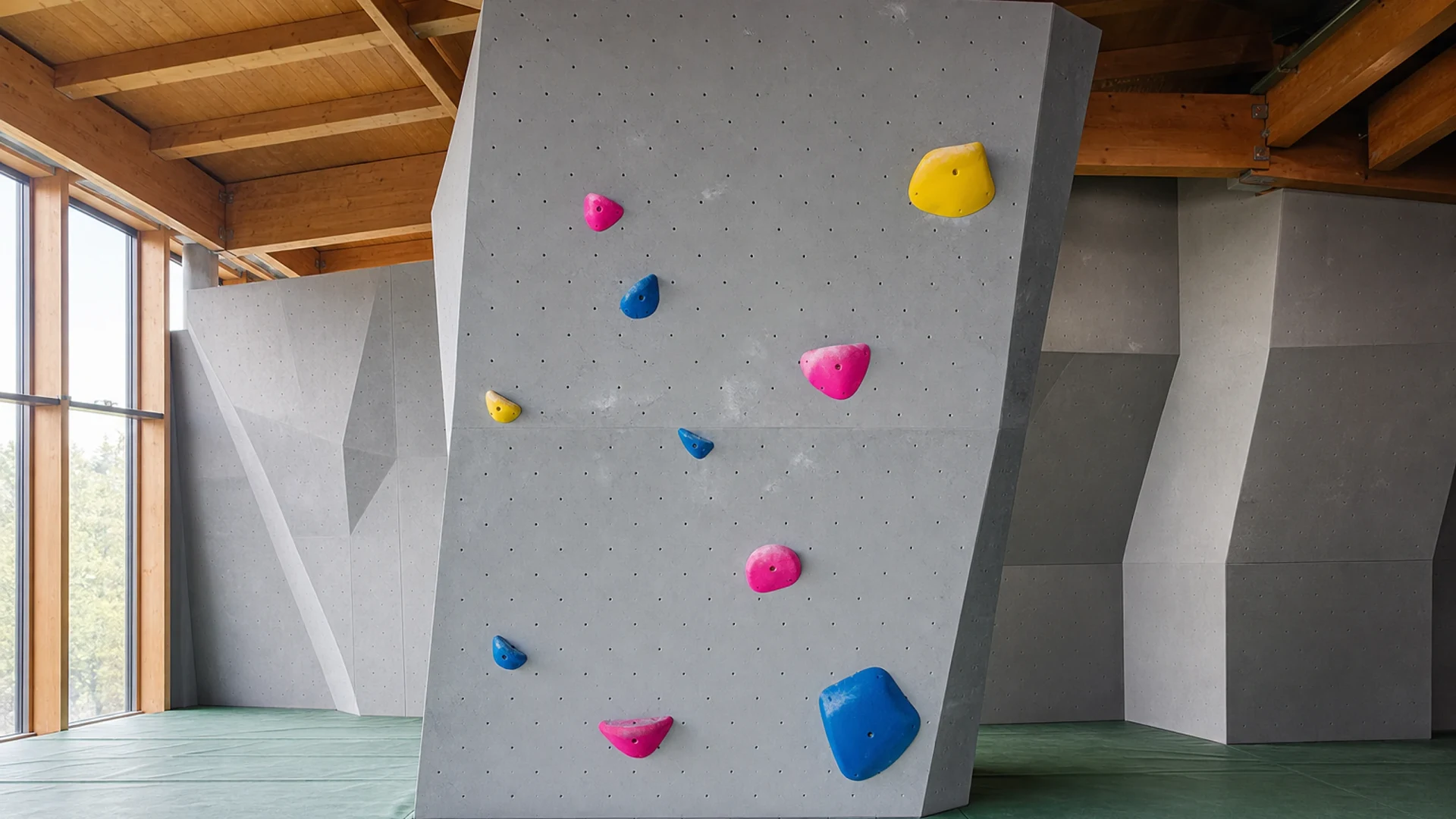 THE ROCK Kletterzentrum, große Halle am Westbahnhof