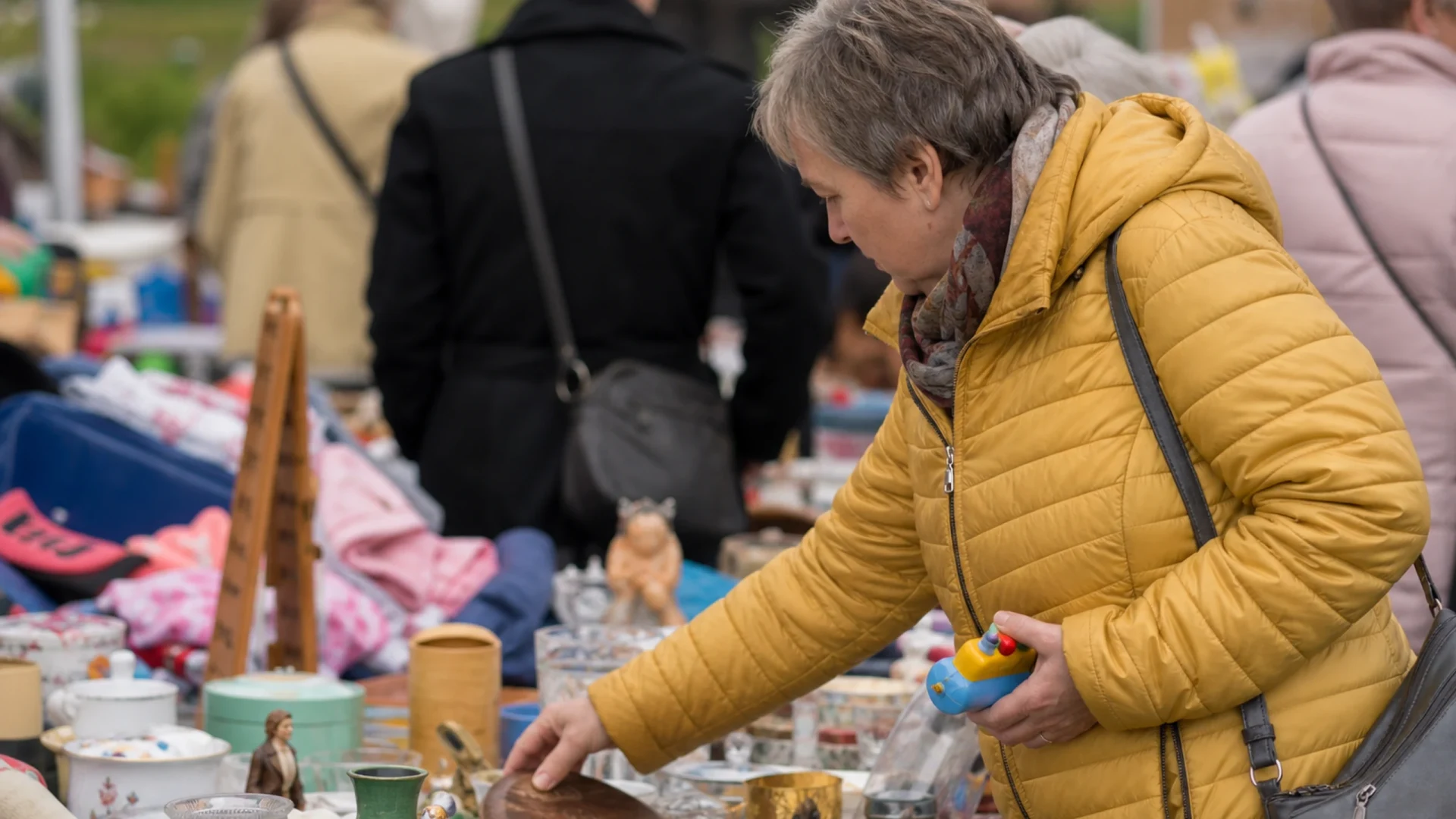 Flohmarkt mit Kinderartikeln in Grötzingen